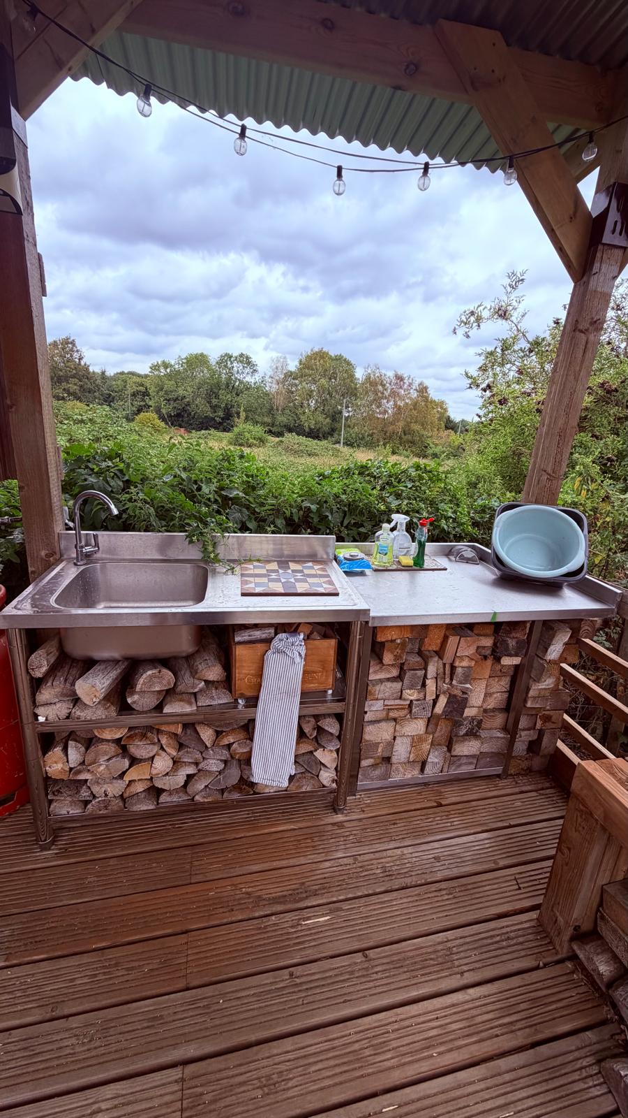 Outdoor sink and washing up area
